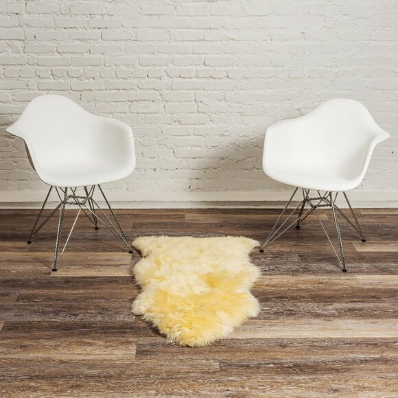 Natural Home Decor Milan Sheepskin Single Rug | 1-Piece | Cream | 2'x3' - Picture 3 of 6